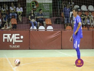 
<a style='margin-left: 5px;' class='btn btn-xs btn-social btn-facebook' href='https://www.facebook.com/sharer/sharer.php?u=https://www.boladovale.com.br/imgs/800-800-90/conteudo/fotos/1385/img4913.jpg' rel='popup' data-width='500' data-height='400'><i class='fa fa-facebook'></i>Compartilhar <span class='hidden-xs'>no Facebook</span>
</a> 
<a class='btn btn-default btn-xs' target='_blank' href='imgs/800-800-90/conteudo/fotos/1385/img4913.jpg'>
<span class='glyphicon glyphicon-cloud-download'></span> Salvar
</a> 
<span></span>