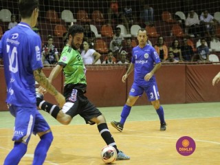 
<a style='margin-left: 5px;' class='btn btn-xs btn-social btn-facebook' href='https://www.facebook.com/sharer/sharer.php?u=https://www.boladovale.com.br/imgs/800-800-90/conteudo/fotos/1385/img4918.jpg' rel='popup' data-width='500' data-height='400'><i class='fa fa-facebook'></i>Compartilhar <span class='hidden-xs'>no Facebook</span>
</a> 
<a class='btn btn-default btn-xs' target='_blank' href='imgs/800-800-90/conteudo/fotos/1385/img4918.jpg'>
<span class='glyphicon glyphicon-cloud-download'></span> Salvar
</a> 
<span></span>