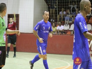 
<a style='margin-left: 5px;' class='btn btn-xs btn-social btn-facebook' href='https://www.facebook.com/sharer/sharer.php?u=https://www.boladovale.com.br/imgs/800-800-90/conteudo/fotos/1385/img4930.jpg' rel='popup' data-width='500' data-height='400'><i class='fa fa-facebook'></i>Compartilhar <span class='hidden-xs'>no Facebook</span>
</a> 
<a class='btn btn-default btn-xs' target='_blank' href='imgs/800-800-90/conteudo/fotos/1385/img4930.jpg'>
<span class='glyphicon glyphicon-cloud-download'></span> Salvar
</a> 
<span></span>