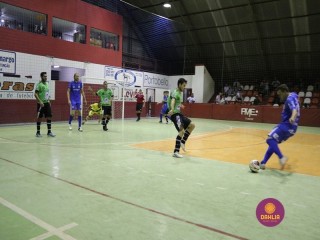 
<a style='margin-left: 5px;' class='btn btn-xs btn-social btn-facebook' href='https://www.facebook.com/sharer/sharer.php?u=https://www.boladovale.com.br/imgs/800-800-90/conteudo/fotos/1385/img4939.jpg' rel='popup' data-width='500' data-height='400'><i class='fa fa-facebook'></i>Compartilhar <span class='hidden-xs'>no Facebook</span>
</a> 
<a class='btn btn-default btn-xs' target='_blank' href='imgs/800-800-90/conteudo/fotos/1385/img4939.jpg'>
<span class='glyphicon glyphicon-cloud-download'></span> Salvar
</a> 
<span></span>