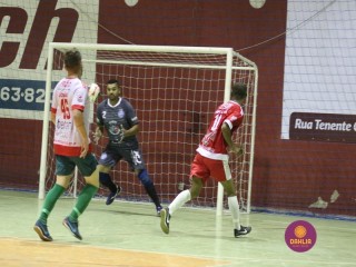 
<a style='margin-left: 5px;' class='btn btn-xs btn-social btn-facebook' href='https://www.facebook.com/sharer/sharer.php?u=https://www.boladovale.com.br/imgs/800-800-90/conteudo/fotos/1385/img4956.jpg' rel='popup' data-width='500' data-height='400'><i class='fa fa-facebook'></i>Compartilhar <span class='hidden-xs'>no Facebook</span>
</a> 
<a class='btn btn-default btn-xs' target='_blank' href='imgs/800-800-90/conteudo/fotos/1385/img4956.jpg'>
<span class='glyphicon glyphicon-cloud-download'></span> Salvar
</a> 
<span></span>