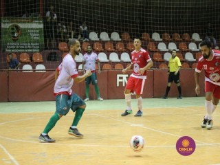 
<a style='margin-left: 5px;' class='btn btn-xs btn-social btn-facebook' href='https://www.facebook.com/sharer/sharer.php?u=https://www.boladovale.com.br/imgs/800-800-90/conteudo/fotos/1385/img4961.jpg' rel='popup' data-width='500' data-height='400'><i class='fa fa-facebook'></i>Compartilhar <span class='hidden-xs'>no Facebook</span>
</a> 
<a class='btn btn-default btn-xs' target='_blank' href='imgs/800-800-90/conteudo/fotos/1385/img4961.jpg'>
<span class='glyphicon glyphicon-cloud-download'></span> Salvar
</a> 
<span></span>