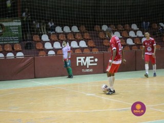 
<a style='margin-left: 5px;' class='btn btn-xs btn-social btn-facebook' href='https://www.facebook.com/sharer/sharer.php?u=https://www.boladovale.com.br/imgs/800-800-90/conteudo/fotos/1385/img4975.jpg' rel='popup' data-width='500' data-height='400'><i class='fa fa-facebook'></i>Compartilhar <span class='hidden-xs'>no Facebook</span>
</a> 
<a class='btn btn-default btn-xs' target='_blank' href='imgs/800-800-90/conteudo/fotos/1385/img4975.jpg'>
<span class='glyphicon glyphicon-cloud-download'></span> Salvar
</a> 
<span></span>