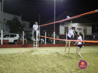 
<a style='margin-left: 5px;' class='btn btn-xs btn-social btn-facebook' href='https://www.facebook.com/sharer/sharer.php?u=https://www.boladovale.com.br/imgs/800-800-90/conteudo/fotos/1386/img4723.jpg' rel='popup' data-width='500' data-height='400'><i class='fa fa-facebook'></i>Compartilhar <span class='hidden-xs'>no Facebook</span>
</a> 
<a class='btn btn-default btn-xs' target='_blank' href='imgs/800-800-90/conteudo/fotos/1386/img4723.jpg'>
<span class='glyphicon glyphicon-cloud-download'></span> Salvar
</a> 
<span></span>