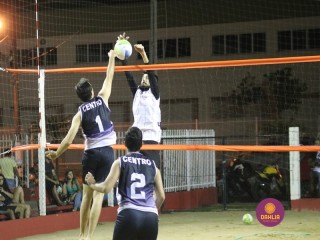 
<a style='margin-left: 5px;' class='btn btn-xs btn-social btn-facebook' href='https://www.facebook.com/sharer/sharer.php?u=https://www.boladovale.com.br/imgs/800-800-90/conteudo/fotos/1386/img4782.jpg' rel='popup' data-width='500' data-height='400'><i class='fa fa-facebook'></i>Compartilhar <span class='hidden-xs'>no Facebook</span>
</a> 
<a class='btn btn-default btn-xs' target='_blank' href='imgs/800-800-90/conteudo/fotos/1386/img4782.jpg'>
<span class='glyphicon glyphicon-cloud-download'></span> Salvar
</a> 
<span></span>