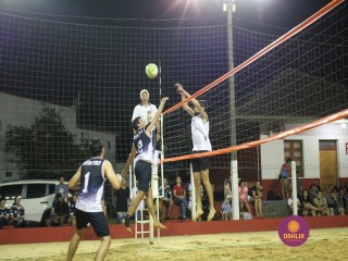 
<a style='margin-left: 5px;' class='btn btn-xs btn-social btn-facebook' href='https://www.facebook.com/sharer/sharer.php?u=https://www.boladovale.com.br/imgs/800-800-90/conteudo/fotos/1386/img9869.jpg' rel='popup' data-width='500' data-height='400'><i class='fa fa-facebook'></i>Compartilhar <span class='hidden-xs'>no Facebook</span>
</a> 
<a class='btn btn-default btn-xs' target='_blank' href='imgs/800-800-90/conteudo/fotos/1386/img9869.jpg'>
<span class='glyphicon glyphicon-cloud-download'></span> Salvar
</a> 
<span></span>