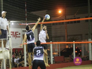 
<a style='margin-left: 5px;' class='btn btn-xs btn-social btn-facebook' href='https://www.facebook.com/sharer/sharer.php?u=https://www.boladovale.com.br/imgs/800-800-90/conteudo/fotos/1386/img9886.jpg' rel='popup' data-width='500' data-height='400'><i class='fa fa-facebook'></i>Compartilhar <span class='hidden-xs'>no Facebook</span>
</a> 
<a class='btn btn-default btn-xs' target='_blank' href='imgs/800-800-90/conteudo/fotos/1386/img9886.jpg'>
<span class='glyphicon glyphicon-cloud-download'></span> Salvar
</a> 
<span></span>