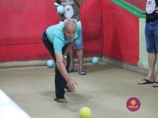 
<a style='margin-left: 5px;' class='btn btn-xs btn-social btn-facebook' href='https://www.facebook.com/sharer/sharer.php?u=https://www.boladovale.com.br/imgs/800-800-90/conteudo/fotos/1387/img9824.jpg' rel='popup' data-width='500' data-height='400'><i class='fa fa-facebook'></i>Compartilhar <span class='hidden-xs'>no Facebook</span>
</a> 
<a class='btn btn-default btn-xs' target='_blank' href='imgs/800-800-90/conteudo/fotos/1387/img9824.jpg'>
<span class='glyphicon glyphicon-cloud-download'></span> Salvar
</a> 
<span></span>