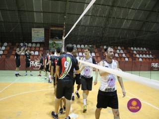 
<a style='margin-left: 5px;' class='btn btn-xs btn-social btn-facebook' href='https://www.facebook.com/sharer/sharer.php?u=https://www.boladovale.com.br/imgs/800-800-90/conteudo/fotos/1389/img0011.jpg' rel='popup' data-width='500' data-height='400'><i class='fa fa-facebook'></i>Compartilhar <span class='hidden-xs'>no Facebook</span>
</a> 
<a class='btn btn-default btn-xs' target='_blank' href='imgs/800-800-90/conteudo/fotos/1389/img0011.jpg'>
<span class='glyphicon glyphicon-cloud-download'></span> Salvar
</a> 
<span></span>