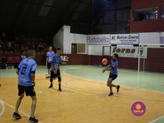 
<a style='margin-left: 5px;' class='btn btn-xs btn-social btn-facebook' href='https://www.facebook.com/sharer/sharer.php?u=https://www.boladovale.com.br/imgs/800-800-90/conteudo/fotos/1389/img0061.jpg' rel='popup' data-width='500' data-height='400'><i class='fa fa-facebook'></i>Compartilhar <span class='hidden-xs'>no Facebook</span>
</a> 
<a class='btn btn-default btn-xs' target='_blank' href='imgs/800-800-90/conteudo/fotos/1389/img0061.jpg'>
<span class='glyphicon glyphicon-cloud-download'></span> Salvar
</a> 
<span></span>