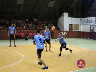 
<a style='margin-left: 5px;' class='btn btn-xs btn-social btn-facebook' href='https://www.facebook.com/sharer/sharer.php?u=https://www.boladovale.com.br/imgs/800-800-90/conteudo/fotos/1389/img0072.jpg' rel='popup' data-width='500' data-height='400'><i class='fa fa-facebook'></i>Compartilhar <span class='hidden-xs'>no Facebook</span>
</a> 
<a class='btn btn-default btn-xs' target='_blank' href='imgs/800-800-90/conteudo/fotos/1389/img0072.jpg'>
<span class='glyphicon glyphicon-cloud-download'></span> Salvar
</a> 
<span></span>