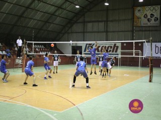 
<a style='margin-left: 5px;' class='btn btn-xs btn-social btn-facebook' href='https://www.facebook.com/sharer/sharer.php?u=https://www.boladovale.com.br/imgs/800-800-90/conteudo/fotos/1389/img0156.jpg' rel='popup' data-width='500' data-height='400'><i class='fa fa-facebook'></i>Compartilhar <span class='hidden-xs'>no Facebook</span>
</a> 
<a class='btn btn-default btn-xs' target='_blank' href='imgs/800-800-90/conteudo/fotos/1389/img0156.jpg'>
<span class='glyphicon glyphicon-cloud-download'></span> Salvar
</a> 
<span></span>