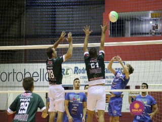 
<a style='margin-left: 5px;' class='btn btn-xs btn-social btn-facebook' href='https://www.facebook.com/sharer/sharer.php?u=https://www.boladovale.com.br/imgs/800-800-90/conteudo/fotos/1389/img0179.jpg' rel='popup' data-width='500' data-height='400'><i class='fa fa-facebook'></i>Compartilhar <span class='hidden-xs'>no Facebook</span>
</a> 
<a class='btn btn-default btn-xs' target='_blank' href='imgs/800-800-90/conteudo/fotos/1389/img0179.jpg'>
<span class='glyphicon glyphicon-cloud-download'></span> Salvar
</a> 
<span></span>