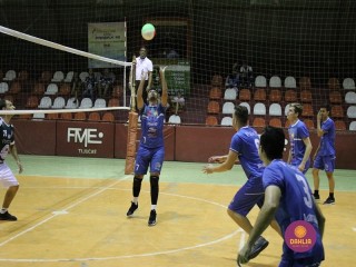 
<a style='margin-left: 5px;' class='btn btn-xs btn-social btn-facebook' href='https://www.facebook.com/sharer/sharer.php?u=https://www.boladovale.com.br/imgs/800-800-90/conteudo/fotos/1389/img0223.jpg' rel='popup' data-width='500' data-height='400'><i class='fa fa-facebook'></i>Compartilhar <span class='hidden-xs'>no Facebook</span>
</a> 
<a class='btn btn-default btn-xs' target='_blank' href='imgs/800-800-90/conteudo/fotos/1389/img0223.jpg'>
<span class='glyphicon glyphicon-cloud-download'></span> Salvar
</a> 
<span></span>