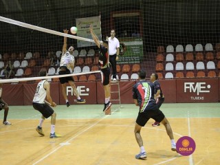 
<a style='margin-left: 5px;' class='btn btn-xs btn-social btn-facebook' href='https://www.facebook.com/sharer/sharer.php?u=https://www.boladovale.com.br/imgs/800-800-90/conteudo/fotos/1389/img9951.jpg' rel='popup' data-width='500' data-height='400'><i class='fa fa-facebook'></i>Compartilhar <span class='hidden-xs'>no Facebook</span>
</a> 
<a class='btn btn-default btn-xs' target='_blank' href='imgs/800-800-90/conteudo/fotos/1389/img9951.jpg'>
<span class='glyphicon glyphicon-cloud-download'></span> Salvar
</a> 
<span></span>