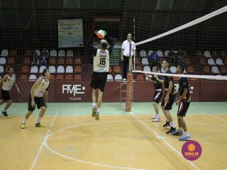 
<a style='margin-left: 5px;' class='btn btn-xs btn-social btn-facebook' href='https://www.facebook.com/sharer/sharer.php?u=https://www.boladovale.com.br/imgs/800-800-90/conteudo/fotos/1389/img9953.jpg' rel='popup' data-width='500' data-height='400'><i class='fa fa-facebook'></i>Compartilhar <span class='hidden-xs'>no Facebook</span>
</a> 
<a class='btn btn-default btn-xs' target='_blank' href='imgs/800-800-90/conteudo/fotos/1389/img9953.jpg'>
<span class='glyphicon glyphicon-cloud-download'></span> Salvar
</a> 
<span></span>