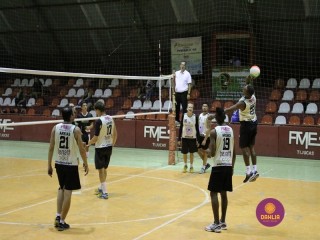 
<a style='margin-left: 5px;' class='btn btn-xs btn-social btn-facebook' href='https://www.facebook.com/sharer/sharer.php?u=https://www.boladovale.com.br/imgs/800-800-90/conteudo/fotos/1389/img9970.jpg' rel='popup' data-width='500' data-height='400'><i class='fa fa-facebook'></i>Compartilhar <span class='hidden-xs'>no Facebook</span>
</a> 
<a class='btn btn-default btn-xs' target='_blank' href='imgs/800-800-90/conteudo/fotos/1389/img9970.jpg'>
<span class='glyphicon glyphicon-cloud-download'></span> Salvar
</a> 
<span></span>