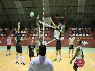 
<a style='margin-left: 5px;' class='btn btn-xs btn-social btn-facebook' href='https://www.facebook.com/sharer/sharer.php?u=https://www.boladovale.com.br/imgs/800-800-90/conteudo/fotos/1389/img9980.jpg' rel='popup' data-width='500' data-height='400'><i class='fa fa-facebook'></i>Compartilhar <span class='hidden-xs'>no Facebook</span>
</a> 
<a class='btn btn-default btn-xs' target='_blank' href='imgs/800-800-90/conteudo/fotos/1389/img9980.jpg'>
<span class='glyphicon glyphicon-cloud-download'></span> Salvar
</a> 
<span></span>