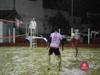 
<a style='margin-left: 5px;' class='btn btn-xs btn-social btn-facebook' href='https://www.facebook.com/sharer/sharer.php?u=https://www.boladovale.com.br/imgs/800-800-90/conteudo/fotos/1390/img0039.jpg' rel='popup' data-width='500' data-height='400'><i class='fa fa-facebook'></i>Compartilhar <span class='hidden-xs'>no Facebook</span>
</a> 
<a class='btn btn-default btn-xs' target='_blank' href='imgs/800-800-90/conteudo/fotos/1390/img0039.jpg'>
<span class='glyphicon glyphicon-cloud-download'></span> Salvar
</a> 
<span></span>