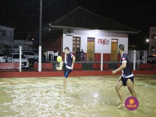
<a style='margin-left: 5px;' class='btn btn-xs btn-social btn-facebook' href='https://www.facebook.com/sharer/sharer.php?u=https://www.boladovale.com.br/imgs/800-800-90/conteudo/fotos/1390/img0128.jpg' rel='popup' data-width='500' data-height='400'><i class='fa fa-facebook'></i>Compartilhar <span class='hidden-xs'>no Facebook</span>
</a> 
<a class='btn btn-default btn-xs' target='_blank' href='imgs/800-800-90/conteudo/fotos/1390/img0128.jpg'>
<span class='glyphicon glyphicon-cloud-download'></span> Salvar
</a> 
<span></span>