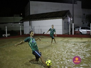 
<a style='margin-left: 5px;' class='btn btn-xs btn-social btn-facebook' href='https://www.facebook.com/sharer/sharer.php?u=https://www.boladovale.com.br/imgs/800-800-90/conteudo/fotos/1390/img0134.jpg' rel='popup' data-width='500' data-height='400'><i class='fa fa-facebook'></i>Compartilhar <span class='hidden-xs'>no Facebook</span>
</a> 
<a class='btn btn-default btn-xs' target='_blank' href='imgs/800-800-90/conteudo/fotos/1390/img0134.jpg'>
<span class='glyphicon glyphicon-cloud-download'></span> Salvar
</a> 
<span></span>