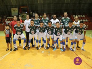 
<a style='margin-left: 5px;' class='btn btn-xs btn-social btn-facebook' href='https://www.facebook.com/sharer/sharer.php?u=https://www.boladovale.com.br/imgs/800-800-90/conteudo/fotos/1391/img0244.jpg' rel='popup' data-width='500' data-height='400'><i class='fa fa-facebook'></i>Compartilhar <span class='hidden-xs'>no Facebook</span>
</a> 
<a class='btn btn-default btn-xs' target='_blank' href='imgs/800-800-90/conteudo/fotos/1391/img0244.jpg'>
<span class='glyphicon glyphicon-cloud-download'></span> Salvar
</a> 
<span></span>