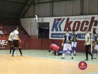 
<a style='margin-left: 5px;' class='btn btn-xs btn-social btn-facebook' href='https://www.facebook.com/sharer/sharer.php?u=https://www.boladovale.com.br/imgs/800-800-90/conteudo/fotos/1391/img0257.jpg' rel='popup' data-width='500' data-height='400'><i class='fa fa-facebook'></i>Compartilhar <span class='hidden-xs'>no Facebook</span>
</a> 
<a class='btn btn-default btn-xs' target='_blank' href='imgs/800-800-90/conteudo/fotos/1391/img0257.jpg'>
<span class='glyphicon glyphicon-cloud-download'></span> Salvar
</a> 
<span></span>
