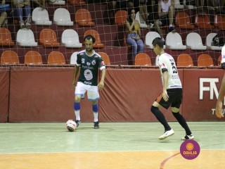 
<a style='margin-left: 5px;' class='btn btn-xs btn-social btn-facebook' href='https://www.facebook.com/sharer/sharer.php?u=https://www.boladovale.com.br/imgs/800-800-90/conteudo/fotos/1391/img0285.jpg' rel='popup' data-width='500' data-height='400'><i class='fa fa-facebook'></i>Compartilhar <span class='hidden-xs'>no Facebook</span>
</a> 
<a class='btn btn-default btn-xs' target='_blank' href='imgs/800-800-90/conteudo/fotos/1391/img0285.jpg'>
<span class='glyphicon glyphicon-cloud-download'></span> Salvar
</a> 
<span></span>