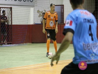 
<a style='margin-left: 5px;' class='btn btn-xs btn-social btn-facebook' href='https://www.facebook.com/sharer/sharer.php?u=https://www.boladovale.com.br/imgs/800-800-90/conteudo/fotos/1391/img0326.jpg' rel='popup' data-width='500' data-height='400'><i class='fa fa-facebook'></i>Compartilhar <span class='hidden-xs'>no Facebook</span>
</a> 
<a class='btn btn-default btn-xs' target='_blank' href='imgs/800-800-90/conteudo/fotos/1391/img0326.jpg'>
<span class='glyphicon glyphicon-cloud-download'></span> Salvar
</a> 
<span></span>