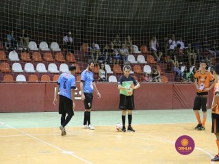 
<a style='margin-left: 5px;' class='btn btn-xs btn-social btn-facebook' href='https://www.facebook.com/sharer/sharer.php?u=https://www.boladovale.com.br/imgs/800-800-90/conteudo/fotos/1391/img0354.jpg' rel='popup' data-width='500' data-height='400'><i class='fa fa-facebook'></i>Compartilhar <span class='hidden-xs'>no Facebook</span>
</a> 
<a class='btn btn-default btn-xs' target='_blank' href='imgs/800-800-90/conteudo/fotos/1391/img0354.jpg'>
<span class='glyphicon glyphicon-cloud-download'></span> Salvar
</a> 
<span></span>