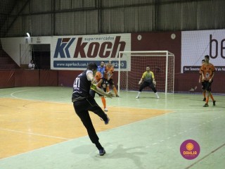 
<a style='margin-left: 5px;' class='btn btn-xs btn-social btn-facebook' href='https://www.facebook.com/sharer/sharer.php?u=https://www.boladovale.com.br/imgs/800-800-90/conteudo/fotos/1391/img0355.jpg' rel='popup' data-width='500' data-height='400'><i class='fa fa-facebook'></i>Compartilhar <span class='hidden-xs'>no Facebook</span>
</a> 
<a class='btn btn-default btn-xs' target='_blank' href='imgs/800-800-90/conteudo/fotos/1391/img0355.jpg'>
<span class='glyphicon glyphicon-cloud-download'></span> Salvar
</a> 
<span></span>