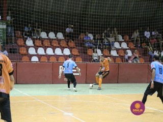 
<a style='margin-left: 5px;' class='btn btn-xs btn-social btn-facebook' href='https://www.facebook.com/sharer/sharer.php?u=https://www.boladovale.com.br/imgs/800-800-90/conteudo/fotos/1391/img0361.jpg' rel='popup' data-width='500' data-height='400'><i class='fa fa-facebook'></i>Compartilhar <span class='hidden-xs'>no Facebook</span>
</a> 
<a class='btn btn-default btn-xs' target='_blank' href='imgs/800-800-90/conteudo/fotos/1391/img0361.jpg'>
<span class='glyphicon glyphicon-cloud-download'></span> Salvar
</a> 
<span></span>