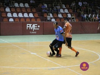 
<a style='margin-left: 5px;' class='btn btn-xs btn-social btn-facebook' href='https://www.facebook.com/sharer/sharer.php?u=https://www.boladovale.com.br/imgs/800-800-90/conteudo/fotos/1391/img0366.jpg' rel='popup' data-width='500' data-height='400'><i class='fa fa-facebook'></i>Compartilhar <span class='hidden-xs'>no Facebook</span>
</a> 
<a class='btn btn-default btn-xs' target='_blank' href='imgs/800-800-90/conteudo/fotos/1391/img0366.jpg'>
<span class='glyphicon glyphicon-cloud-download'></span> Salvar
</a> 
<span></span>