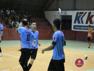 
<a style='margin-left: 5px;' class='btn btn-xs btn-social btn-facebook' href='https://www.facebook.com/sharer/sharer.php?u=https://www.boladovale.com.br/imgs/800-800-90/conteudo/fotos/1391/img0377.jpg' rel='popup' data-width='500' data-height='400'><i class='fa fa-facebook'></i>Compartilhar <span class='hidden-xs'>no Facebook</span>
</a> 
<a class='btn btn-default btn-xs' target='_blank' href='imgs/800-800-90/conteudo/fotos/1391/img0377.jpg'>
<span class='glyphicon glyphicon-cloud-download'></span> Salvar
</a> 
<span></span>