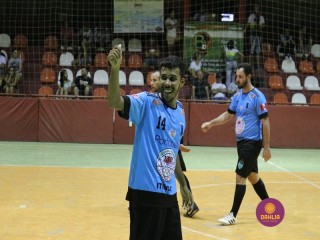 
<a style='margin-left: 5px;' class='btn btn-xs btn-social btn-facebook' href='https://www.facebook.com/sharer/sharer.php?u=https://www.boladovale.com.br/imgs/800-800-90/conteudo/fotos/1391/img0379.jpg' rel='popup' data-width='500' data-height='400'><i class='fa fa-facebook'></i>Compartilhar <span class='hidden-xs'>no Facebook</span>
</a> 
<a class='btn btn-default btn-xs' target='_blank' href='imgs/800-800-90/conteudo/fotos/1391/img0379.jpg'>
<span class='glyphicon glyphicon-cloud-download'></span> Salvar
</a> 
<span></span>