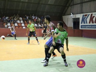 
<a style='margin-left: 5px;' class='btn btn-xs btn-social btn-facebook' href='https://www.facebook.com/sharer/sharer.php?u=https://www.boladovale.com.br/imgs/800-800-90/conteudo/fotos/1391/img0407.jpg' rel='popup' data-width='500' data-height='400'><i class='fa fa-facebook'></i>Compartilhar <span class='hidden-xs'>no Facebook</span>
</a> 
<a class='btn btn-default btn-xs' target='_blank' href='imgs/800-800-90/conteudo/fotos/1391/img0407.jpg'>
<span class='glyphicon glyphicon-cloud-download'></span> Salvar
</a> 
<span></span>