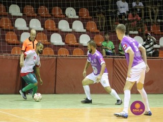 
<a style='margin-left: 5px;' class='btn btn-xs btn-social btn-facebook' href='https://www.facebook.com/sharer/sharer.php?u=https://www.boladovale.com.br/imgs/800-800-90/conteudo/fotos/1391/img0463.jpg' rel='popup' data-width='500' data-height='400'><i class='fa fa-facebook'></i>Compartilhar <span class='hidden-xs'>no Facebook</span>
</a> 
<a class='btn btn-default btn-xs' target='_blank' href='imgs/800-800-90/conteudo/fotos/1391/img0463.jpg'>
<span class='glyphicon glyphicon-cloud-download'></span> Salvar
</a> 
<span></span>