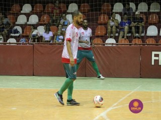 
<a style='margin-left: 5px;' class='btn btn-xs btn-social btn-facebook' href='https://www.facebook.com/sharer/sharer.php?u=https://www.boladovale.com.br/imgs/800-800-90/conteudo/fotos/1391/img0474.jpg' rel='popup' data-width='500' data-height='400'><i class='fa fa-facebook'></i>Compartilhar <span class='hidden-xs'>no Facebook</span>
</a> 
<a class='btn btn-default btn-xs' target='_blank' href='imgs/800-800-90/conteudo/fotos/1391/img0474.jpg'>
<span class='glyphicon glyphicon-cloud-download'></span> Salvar
</a> 
<span></span>