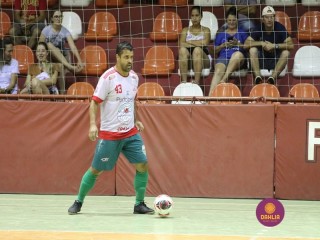 
<a style='margin-left: 5px;' class='btn btn-xs btn-social btn-facebook' href='https://www.facebook.com/sharer/sharer.php?u=https://www.boladovale.com.br/imgs/800-800-90/conteudo/fotos/1391/img0478.jpg' rel='popup' data-width='500' data-height='400'><i class='fa fa-facebook'></i>Compartilhar <span class='hidden-xs'>no Facebook</span>
</a> 
<a class='btn btn-default btn-xs' target='_blank' href='imgs/800-800-90/conteudo/fotos/1391/img0478.jpg'>
<span class='glyphicon glyphicon-cloud-download'></span> Salvar
</a> 
<span></span>