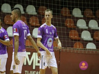 
<a style='margin-left: 5px;' class='btn btn-xs btn-social btn-facebook' href='https://www.facebook.com/sharer/sharer.php?u=https://www.boladovale.com.br/imgs/800-800-90/conteudo/fotos/1391/img0496.jpg' rel='popup' data-width='500' data-height='400'><i class='fa fa-facebook'></i>Compartilhar <span class='hidden-xs'>no Facebook</span>
</a> 
<a class='btn btn-default btn-xs' target='_blank' href='imgs/800-800-90/conteudo/fotos/1391/img0496.jpg'>
<span class='glyphicon glyphicon-cloud-download'></span> Salvar
</a> 
<span></span>