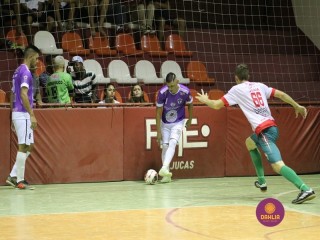 
<a style='margin-left: 5px;' class='btn btn-xs btn-social btn-facebook' href='https://www.facebook.com/sharer/sharer.php?u=https://www.boladovale.com.br/imgs/800-800-90/conteudo/fotos/1391/img0505.jpg' rel='popup' data-width='500' data-height='400'><i class='fa fa-facebook'></i>Compartilhar <span class='hidden-xs'>no Facebook</span>
</a> 
<a class='btn btn-default btn-xs' target='_blank' href='imgs/800-800-90/conteudo/fotos/1391/img0505.jpg'>
<span class='glyphicon glyphicon-cloud-download'></span> Salvar
</a> 
<span></span>