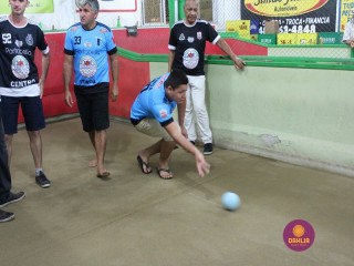 
<a style='margin-left: 5px;' class='btn btn-xs btn-social btn-facebook' href='https://www.facebook.com/sharer/sharer.php?u=https://www.boladovale.com.br/imgs/800-800-90/conteudo/fotos/1393/img5189.jpg' rel='popup' data-width='500' data-height='400'><i class='fa fa-facebook'></i>Compartilhar <span class='hidden-xs'>no Facebook</span>
</a> 
<a class='btn btn-default btn-xs' target='_blank' href='imgs/800-800-90/conteudo/fotos/1393/img5189.jpg'>
<span class='glyphicon glyphicon-cloud-download'></span> Salvar
</a> 
<span></span>