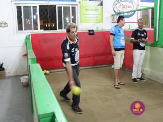 
<a style='margin-left: 5px;' class='btn btn-xs btn-social btn-facebook' href='https://www.facebook.com/sharer/sharer.php?u=https://www.boladovale.com.br/imgs/800-800-90/conteudo/fotos/1393/img5190.jpg' rel='popup' data-width='500' data-height='400'><i class='fa fa-facebook'></i>Compartilhar <span class='hidden-xs'>no Facebook</span>
</a> 
<a class='btn btn-default btn-xs' target='_blank' href='imgs/800-800-90/conteudo/fotos/1393/img5190.jpg'>
<span class='glyphicon glyphicon-cloud-download'></span> Salvar
</a> 
<span></span>