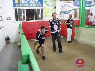 
<a style='margin-left: 5px;' class='btn btn-xs btn-social btn-facebook' href='https://www.facebook.com/sharer/sharer.php?u=https://www.boladovale.com.br/imgs/800-800-90/conteudo/fotos/1393/img5195.jpg' rel='popup' data-width='500' data-height='400'><i class='fa fa-facebook'></i>Compartilhar <span class='hidden-xs'>no Facebook</span>
</a> 
<a class='btn btn-default btn-xs' target='_blank' href='imgs/800-800-90/conteudo/fotos/1393/img5195.jpg'>
<span class='glyphicon glyphicon-cloud-download'></span> Salvar
</a> 
<span></span>