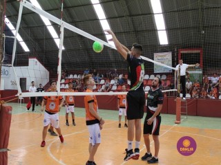 
<a style='margin-left: 5px;' class='btn btn-xs btn-social btn-facebook' href='https://www.facebook.com/sharer/sharer.php?u=https://www.boladovale.com.br/imgs/800-800-90/conteudo/fotos/1395/img5373.jpg' rel='popup' data-width='500' data-height='400'><i class='fa fa-facebook'></i>Compartilhar <span class='hidden-xs'>no Facebook</span>
</a> 
<a class='btn btn-default btn-xs' target='_blank' href='imgs/800-800-90/conteudo/fotos/1395/img5373.jpg'>
<span class='glyphicon glyphicon-cloud-download'></span> Salvar
</a> 
<span></span>