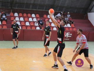 
<a style='margin-left: 5px;' class='btn btn-xs btn-social btn-facebook' href='https://www.facebook.com/sharer/sharer.php?u=https://www.boladovale.com.br/imgs/800-800-90/conteudo/fotos/1395/img5376.jpg' rel='popup' data-width='500' data-height='400'><i class='fa fa-facebook'></i>Compartilhar <span class='hidden-xs'>no Facebook</span>
</a> 
<a class='btn btn-default btn-xs' target='_blank' href='imgs/800-800-90/conteudo/fotos/1395/img5376.jpg'>
<span class='glyphicon glyphicon-cloud-download'></span> Salvar
</a> 
<span></span>