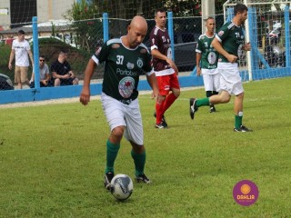 
<a style='margin-left: 5px;' class='btn btn-xs btn-social btn-facebook' href='https://www.facebook.com/sharer/sharer.php?u=https://www.boladovale.com.br/imgs/800-800-90/conteudo/fotos/1396/img0578.jpg' rel='popup' data-width='500' data-height='400'><i class='fa fa-facebook'></i>Compartilhar <span class='hidden-xs'>no Facebook</span>
</a> 
<a class='btn btn-default btn-xs' target='_blank' href='imgs/800-800-90/conteudo/fotos/1396/img0578.jpg'>
<span class='glyphicon glyphicon-cloud-download'></span> Salvar
</a> 
<span></span>