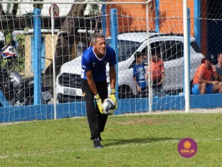
<a style='margin-left: 5px;' class='btn btn-xs btn-social btn-facebook' href='https://www.facebook.com/sharer/sharer.php?u=https://www.boladovale.com.br/imgs/800-800-90/conteudo/fotos/1396/img0590.jpg' rel='popup' data-width='500' data-height='400'><i class='fa fa-facebook'></i>Compartilhar <span class='hidden-xs'>no Facebook</span>
</a> 
<a class='btn btn-default btn-xs' target='_blank' href='imgs/800-800-90/conteudo/fotos/1396/img0590.jpg'>
<span class='glyphicon glyphicon-cloud-download'></span> Salvar
</a> 
<span></span>