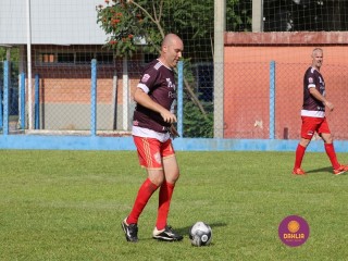 
<a style='margin-left: 5px;' class='btn btn-xs btn-social btn-facebook' href='https://www.facebook.com/sharer/sharer.php?u=https://www.boladovale.com.br/imgs/800-800-90/conteudo/fotos/1396/img0608.jpg' rel='popup' data-width='500' data-height='400'><i class='fa fa-facebook'></i>Compartilhar <span class='hidden-xs'>no Facebook</span>
</a> 
<a class='btn btn-default btn-xs' target='_blank' href='imgs/800-800-90/conteudo/fotos/1396/img0608.jpg'>
<span class='glyphicon glyphicon-cloud-download'></span> Salvar
</a> 
<span></span>