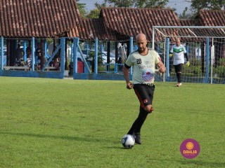 
<a style='margin-left: 5px;' class='btn btn-xs btn-social btn-facebook' href='https://www.facebook.com/sharer/sharer.php?u=https://www.boladovale.com.br/imgs/800-800-90/conteudo/fotos/1397/img0676.jpg' rel='popup' data-width='500' data-height='400'><i class='fa fa-facebook'></i>Compartilhar <span class='hidden-xs'>no Facebook</span>
</a> 
<a class='btn btn-default btn-xs' target='_blank' href='imgs/800-800-90/conteudo/fotos/1397/img0676.jpg'>
<span class='glyphicon glyphicon-cloud-download'></span> Salvar
</a> 
<span></span>